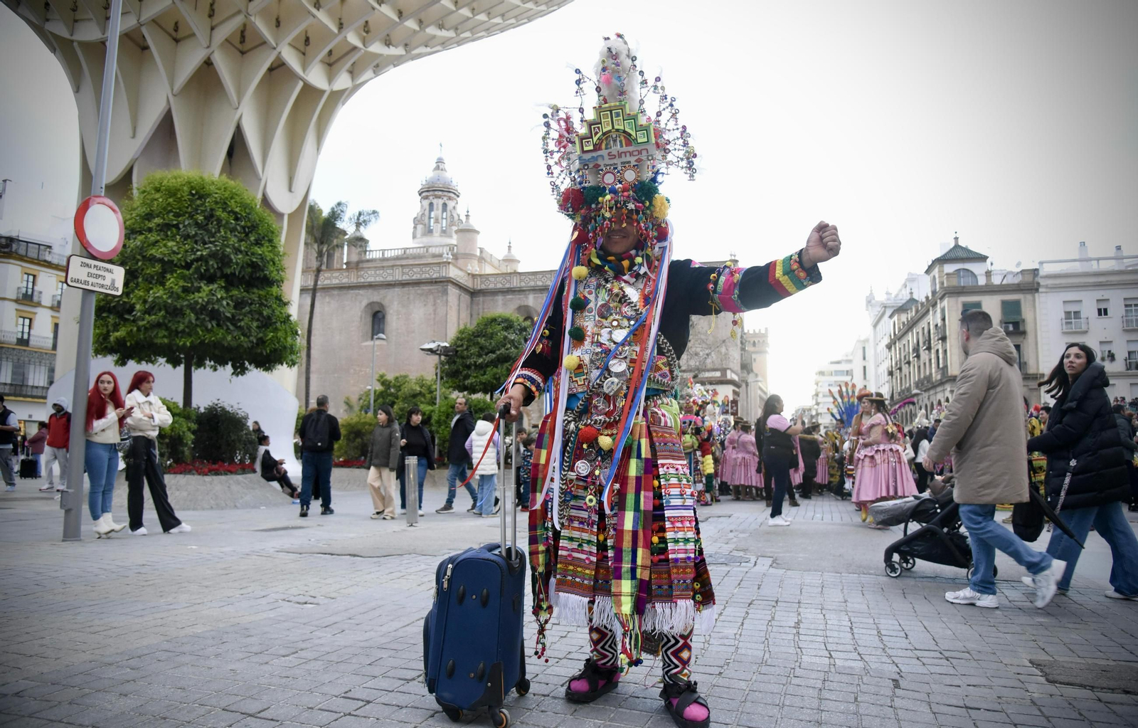Fotogalería del carnaval boliviano e iberoamericano en Sevilla 2025