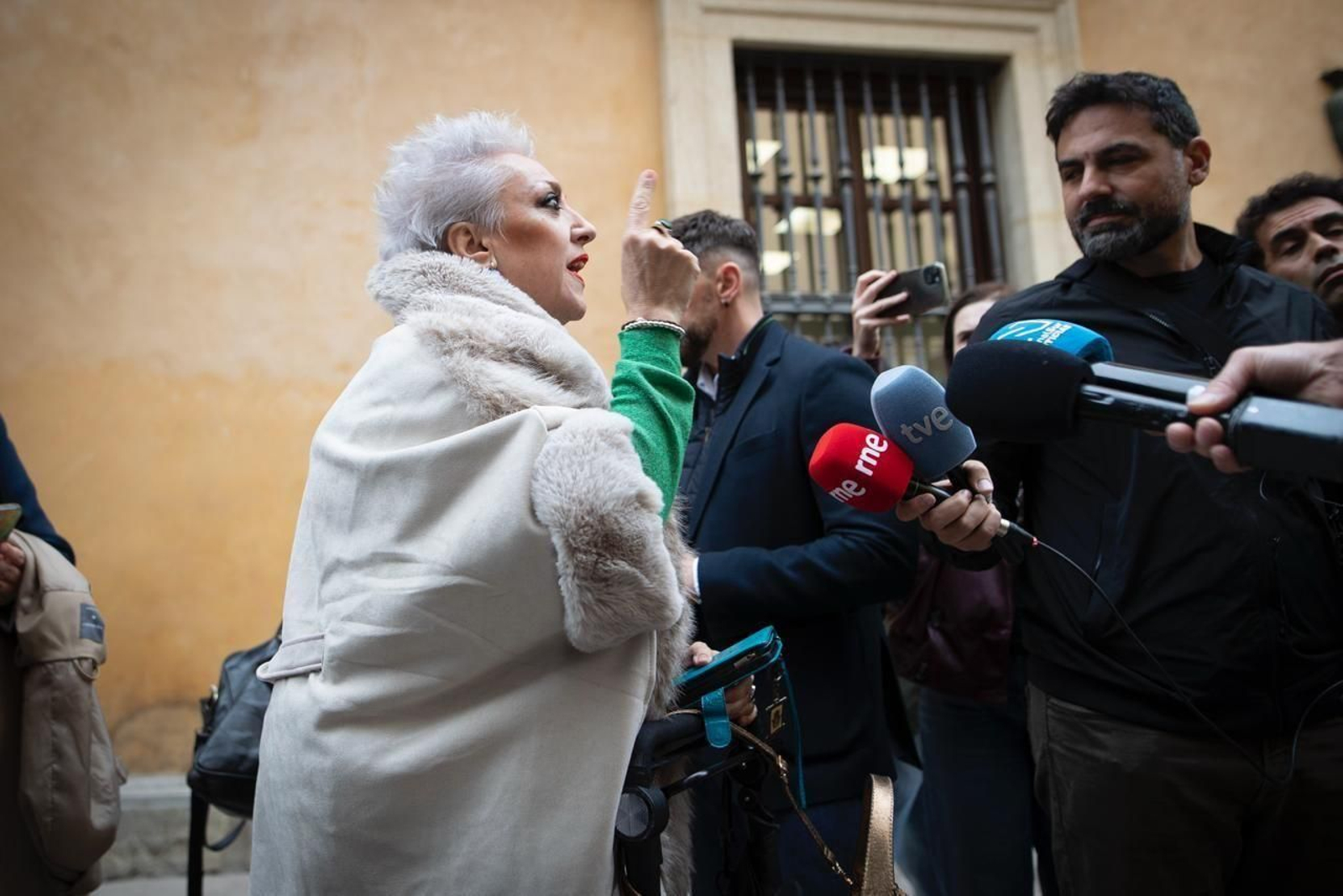 María Martín Romero, presidenta de la asociación La Volaera abronca a la ministra de Igualdad por los fallos de las pulseras