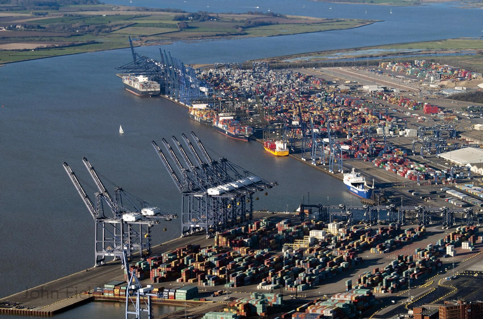 Vista del puerto de Felixstowe, el puerto de contenedores más importante del Reino Unido