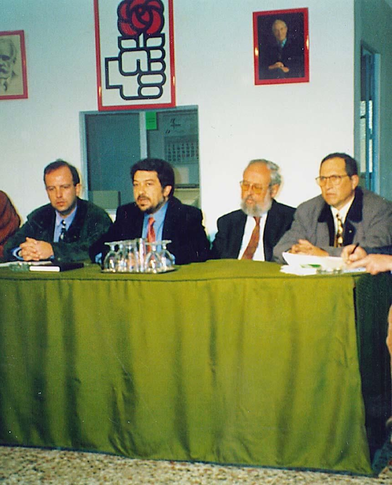 Javier Barrero, toda una vida ligado a la política onubense en imágenes