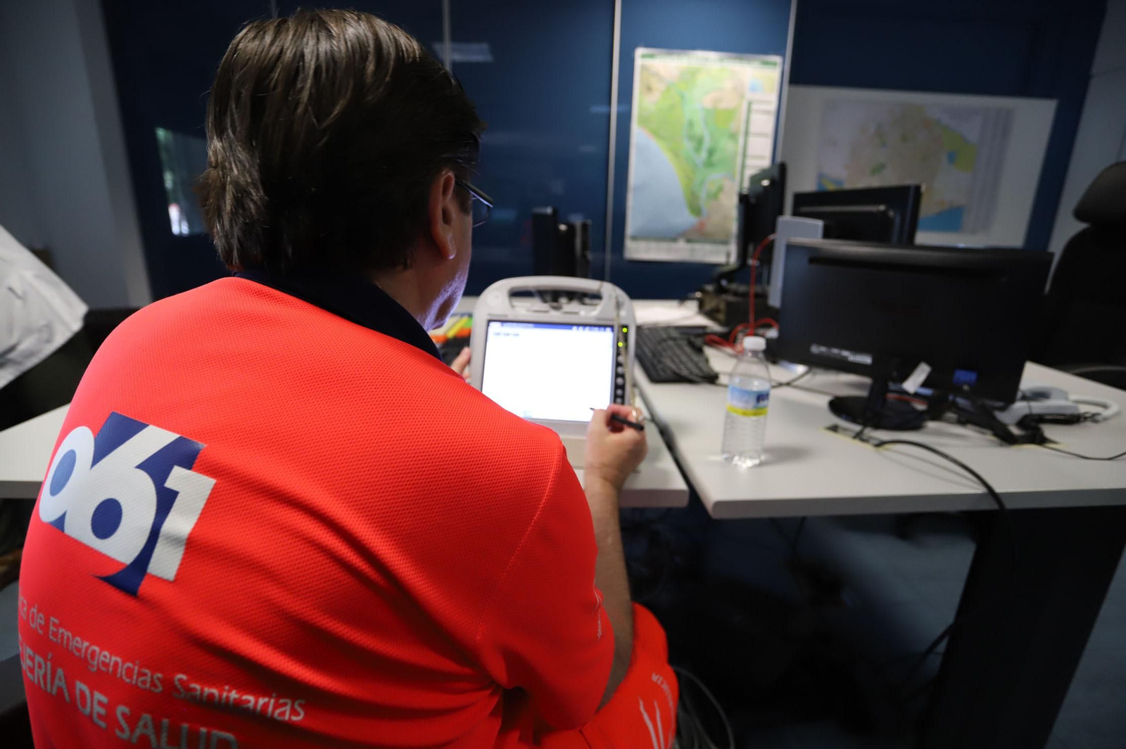 Un cuarto de siglo y más de siete millones de llamadas por emergencias: el 061 cumple 25 años con sobresaliente en Granada