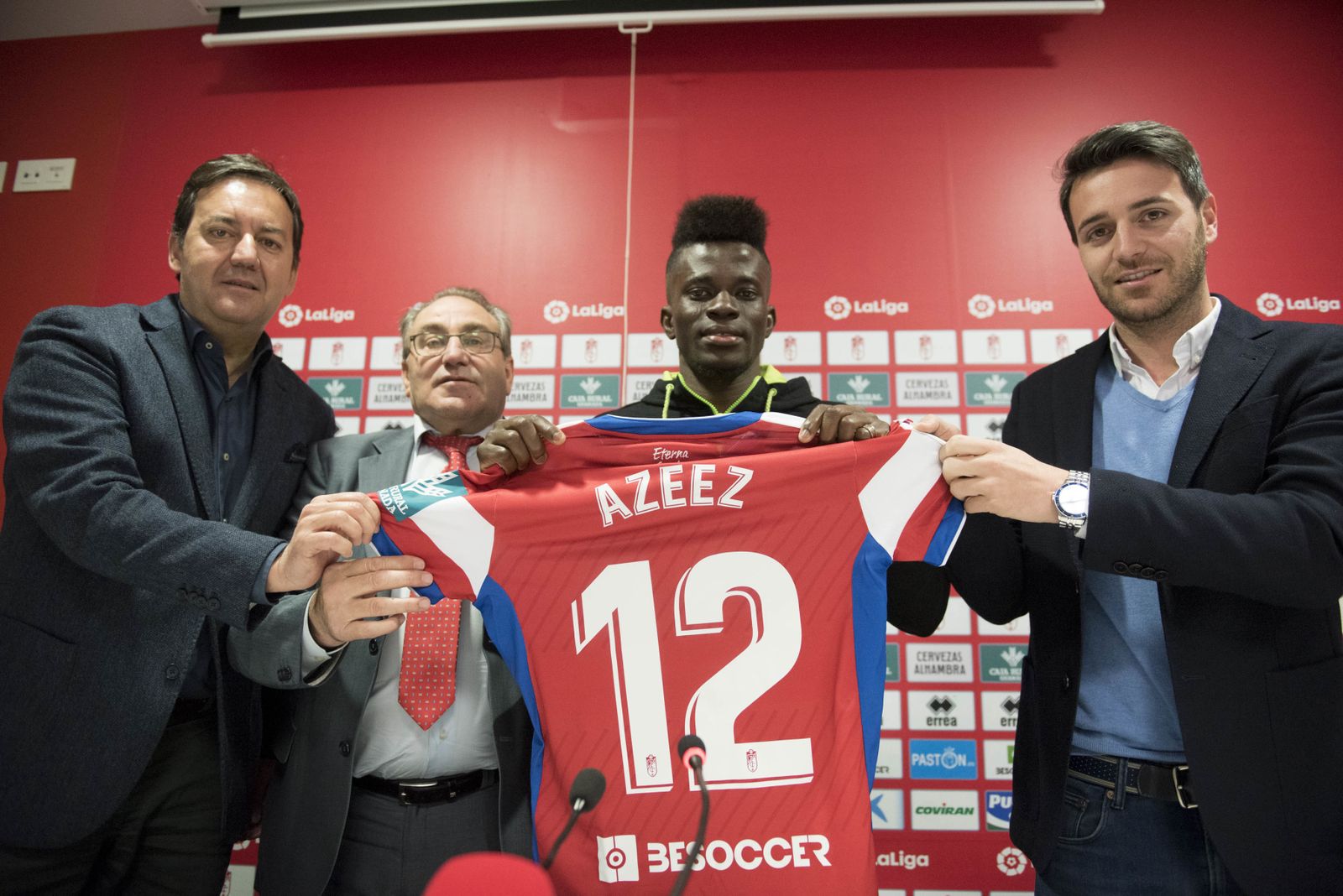 Granada CF: Azeez, el fichaje de las 23:59 horas, llega para 