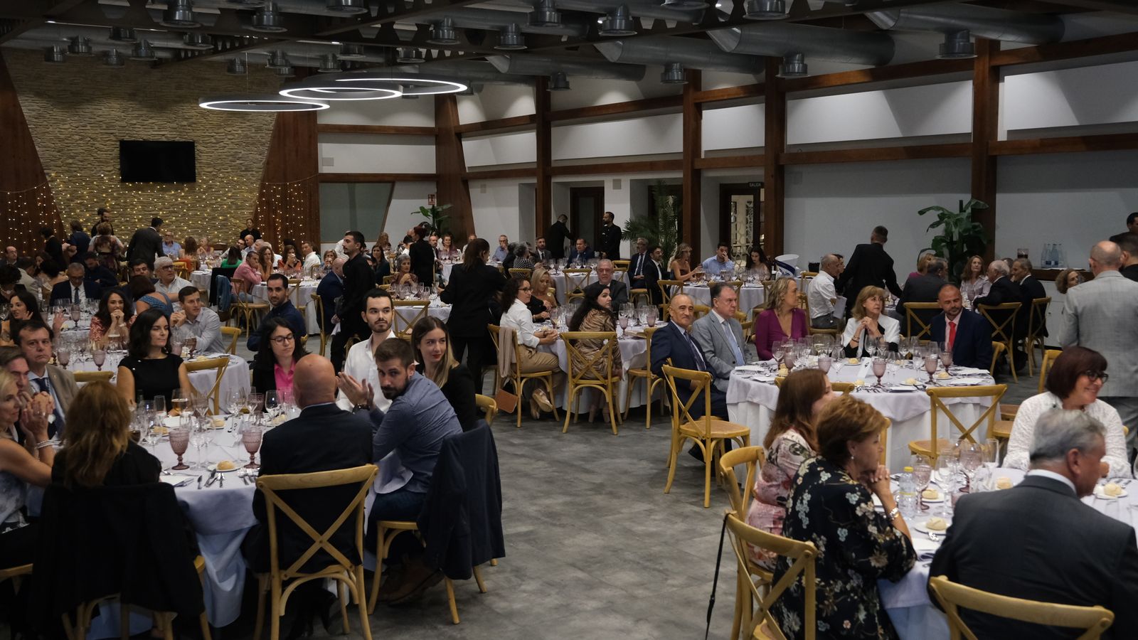 Imagen de la cena que se sirvió durante la gala
