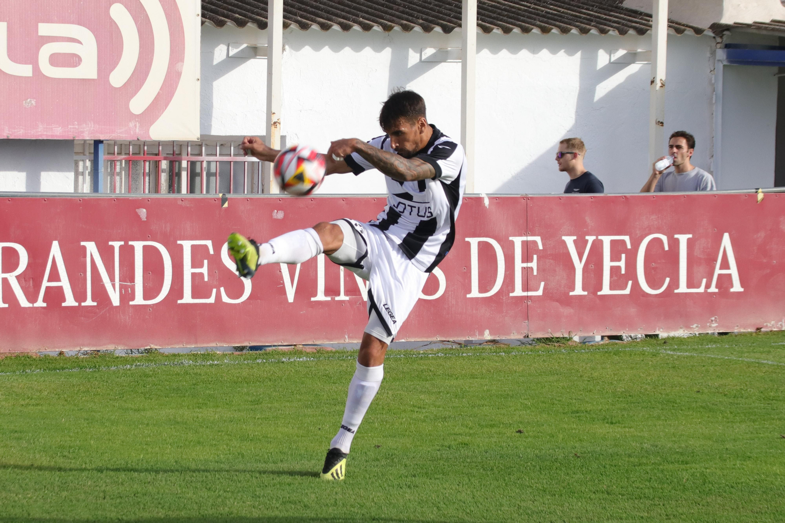 Las fotos del Yeclano Deportivo-Balona (0-0)
