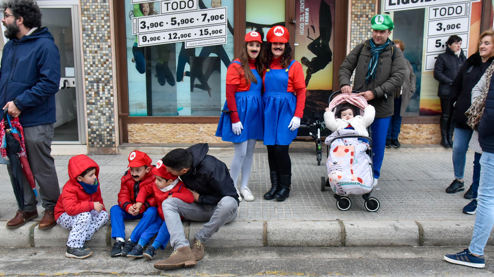 Fotos del pasacalles de Carnaval en Tarifa