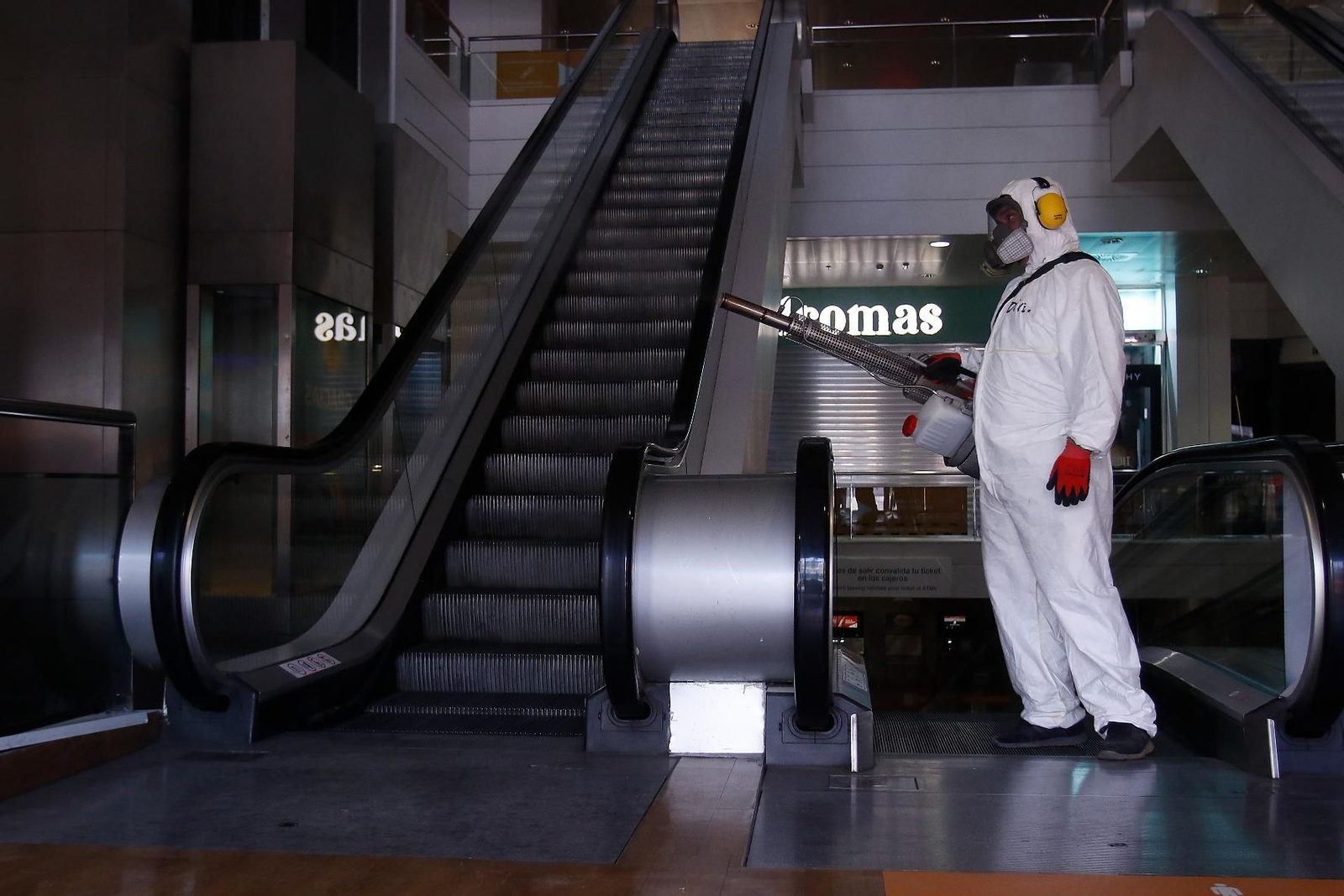 Cinco años del confinamiento por el Covid: las mejores fotos de la pandemia en Sevilla