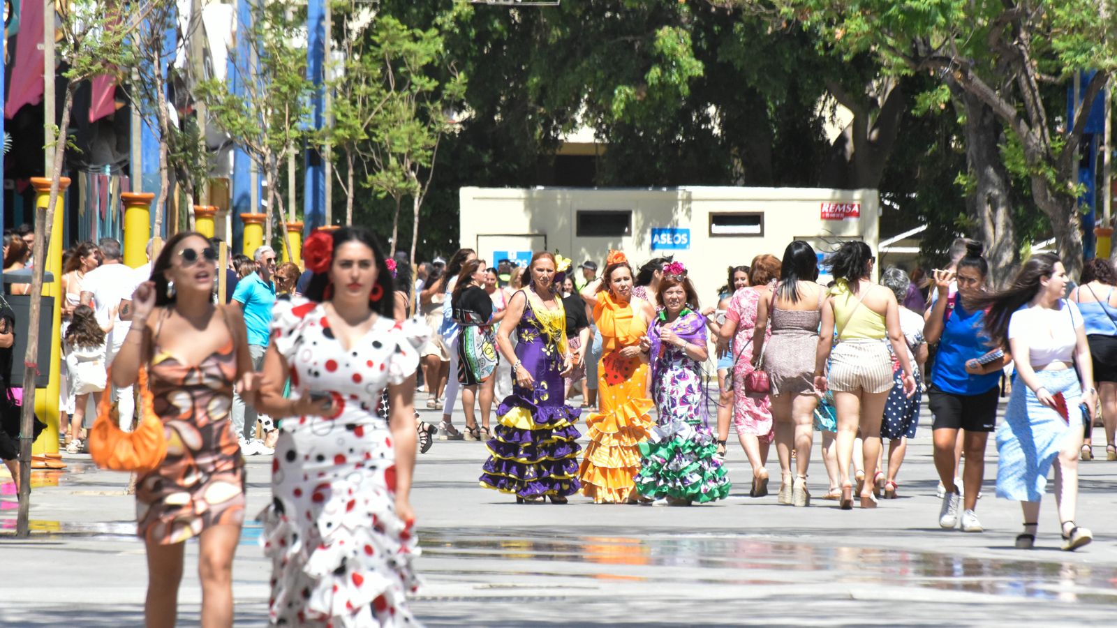 Fotos del miercoles en la Feria Real de Algeciras Dia de la Mujer