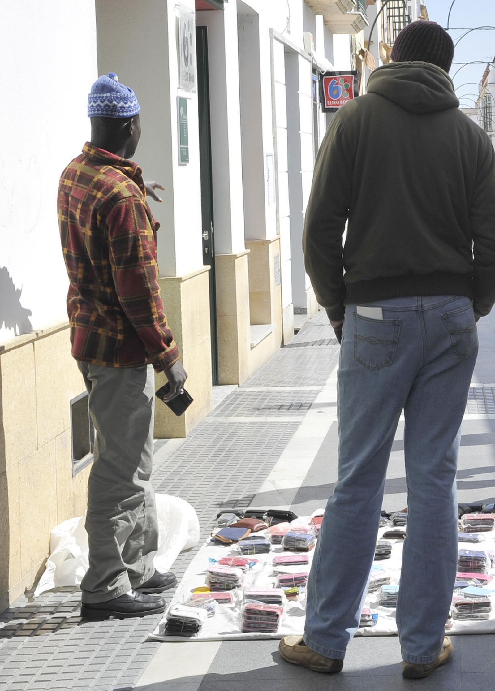 Alrededor de 200 senegaleses ya reciben ayuda económica y de alimentos