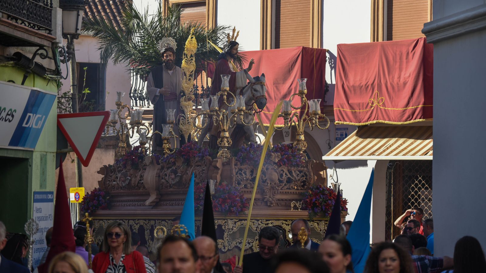Fotos del Domingo de Ramos en Los Barrios: Borriquita y María Santisima de la Estrella