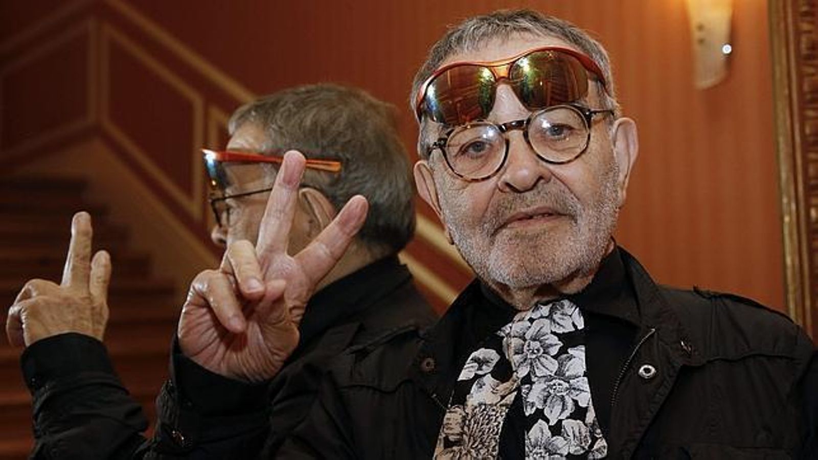 Fernando Arrabal Terán es un escritor y cineasta español radicado en París desde 1955.