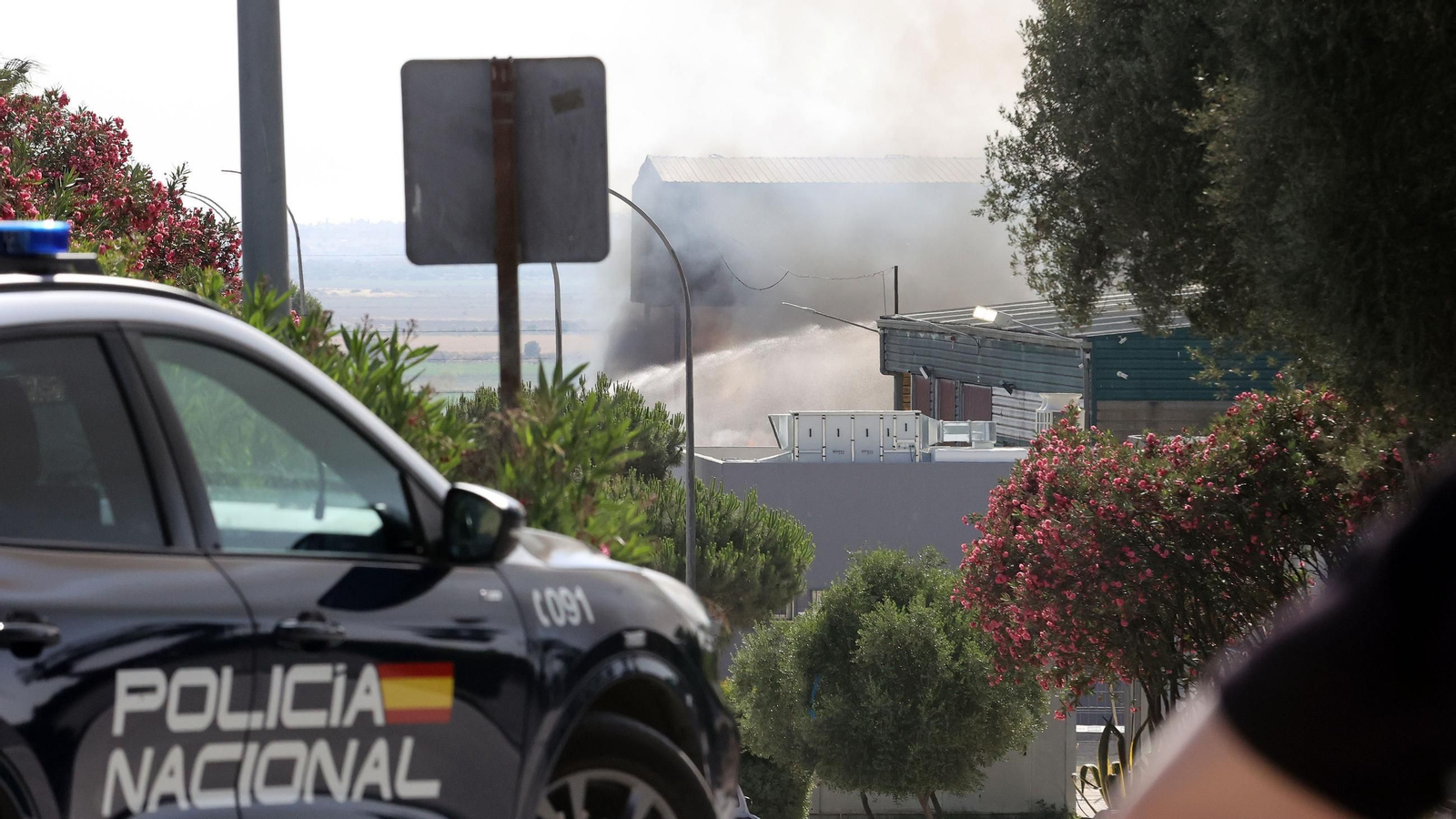 Imágenes del incendio en la planta de Las Calandrias en Jerez