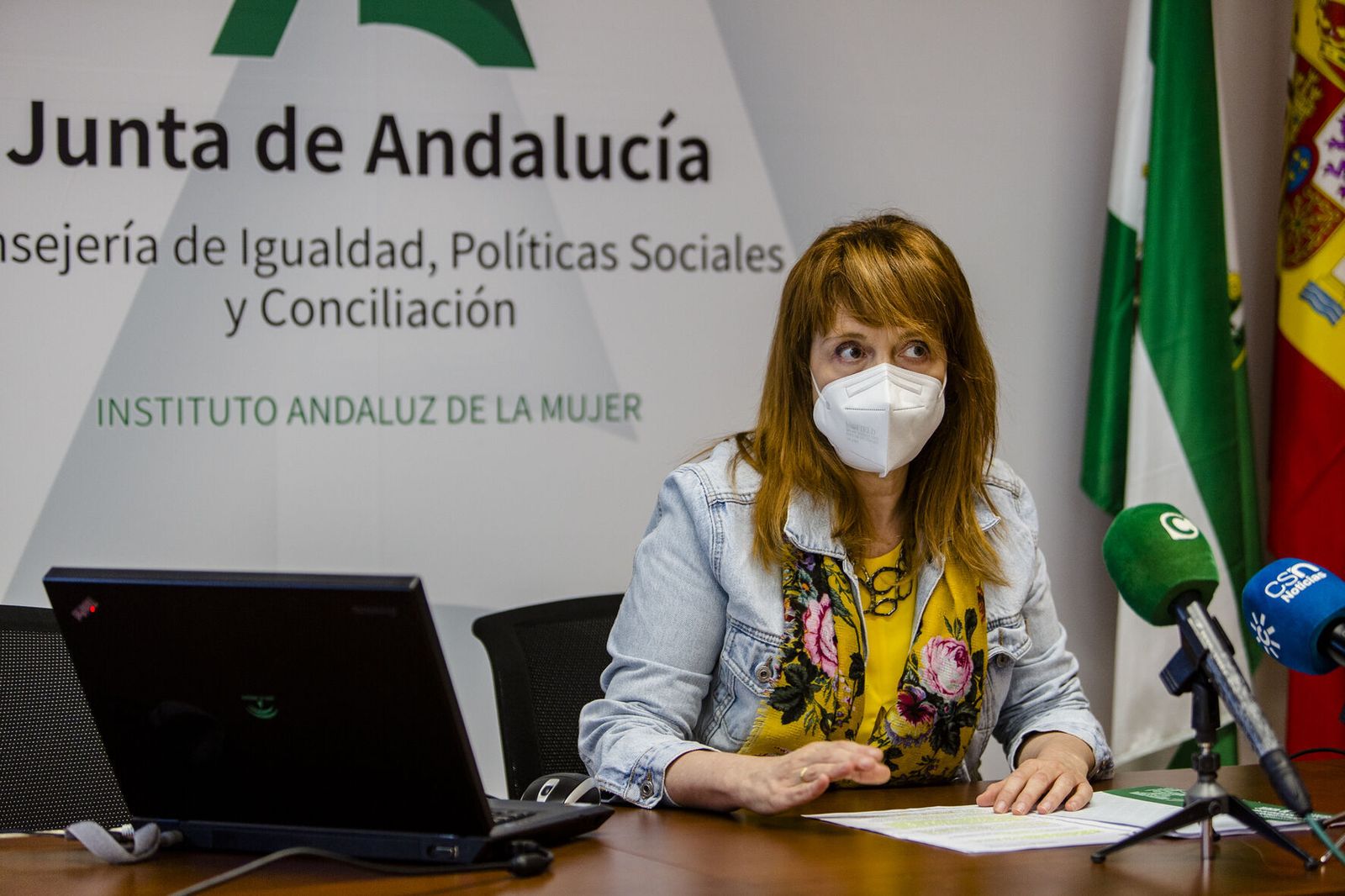 La delegada territorial de Igualdad y Políticas Sociales, Ana Fidalgo, en la sede provincial del IAM.