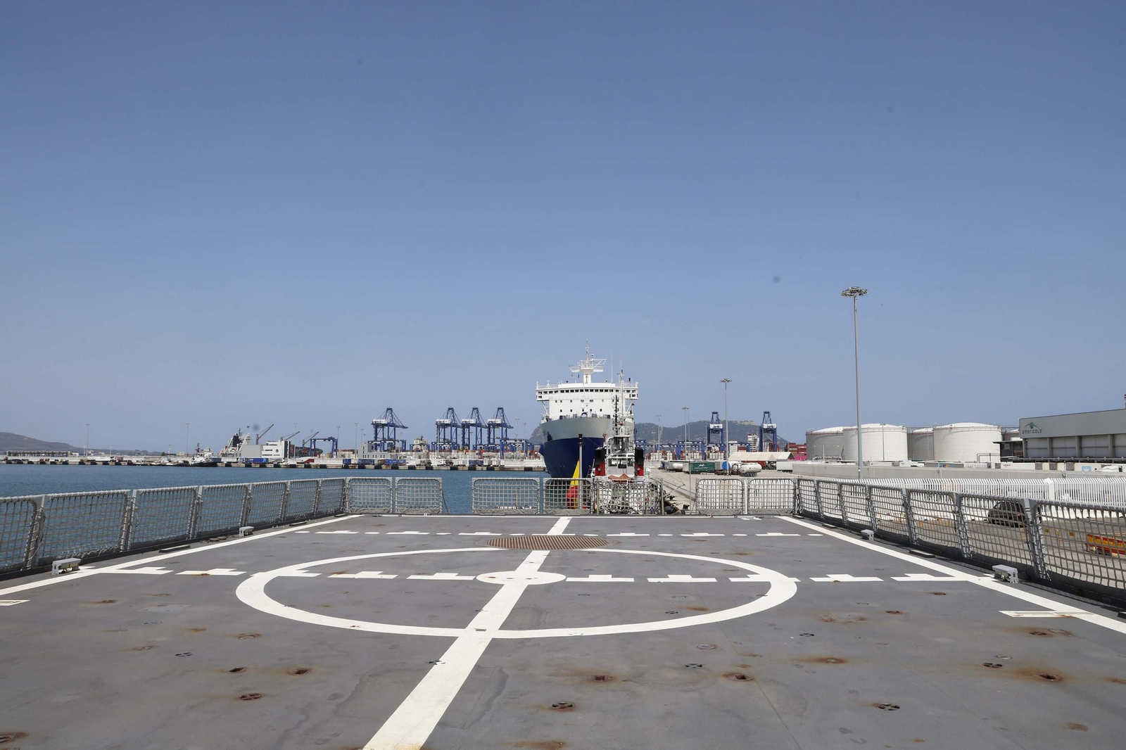 Las fotografías de la visita del buque de la Armada "Furor" al Puerto de Algeciras
