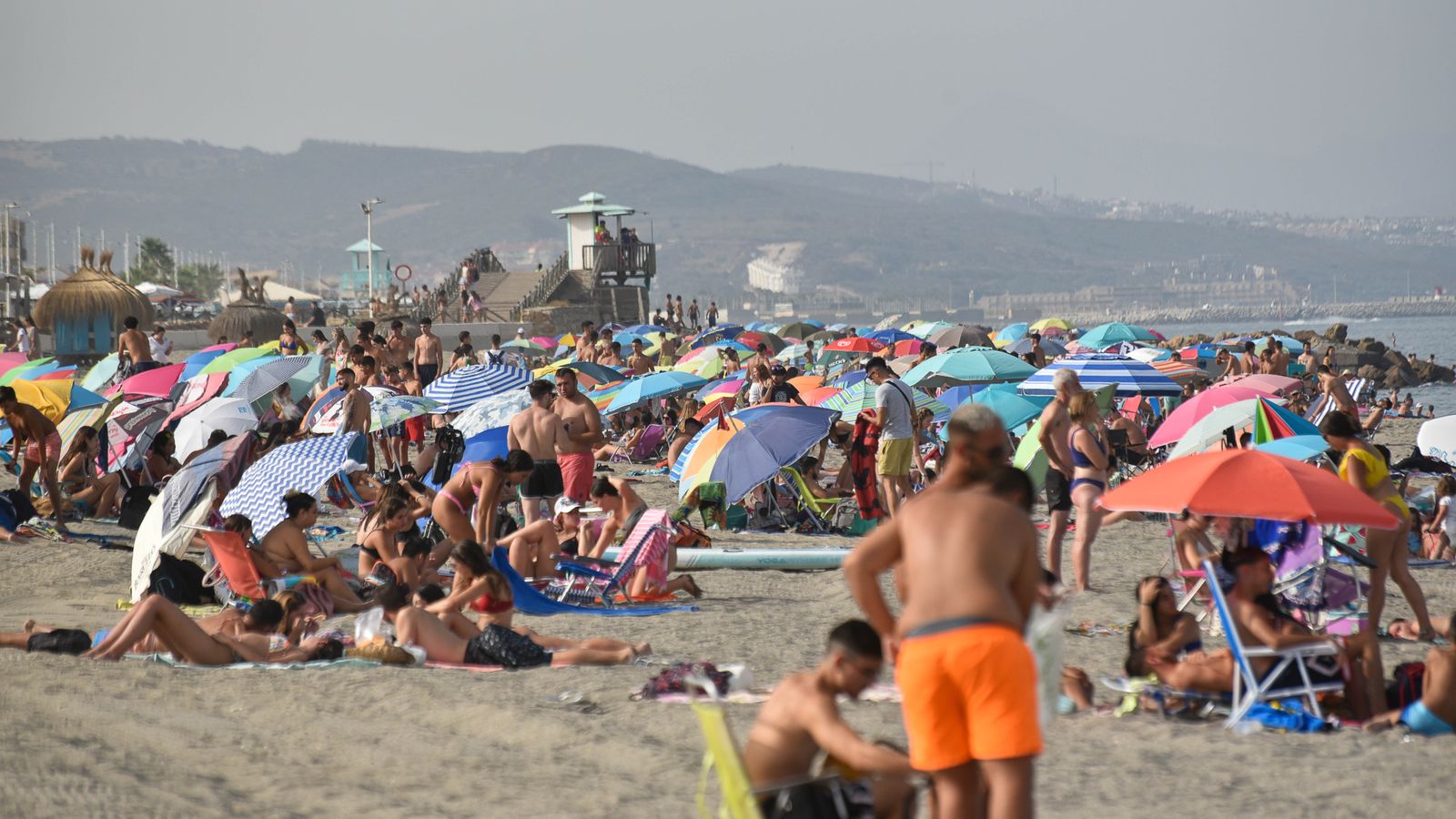 Las fotos de la tarde de playa en familia en La Línea