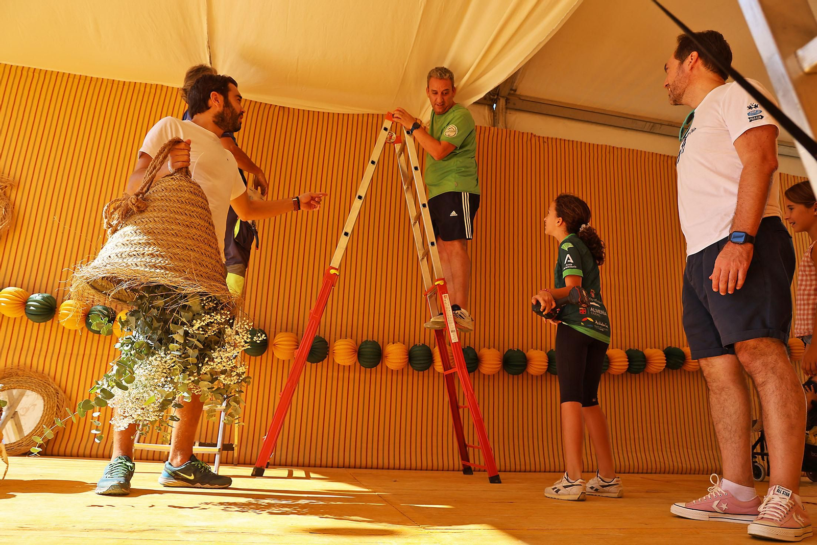 Pistoletazo de salida para la Feria de Otoño y del caballo de Huelva con el montaje de las casetas