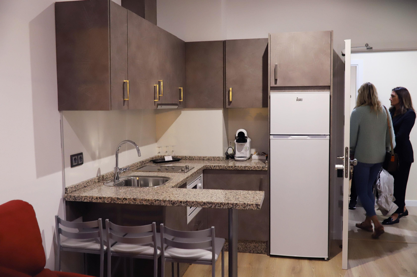 Inaguración de apartamentos turísticos en el Arenal