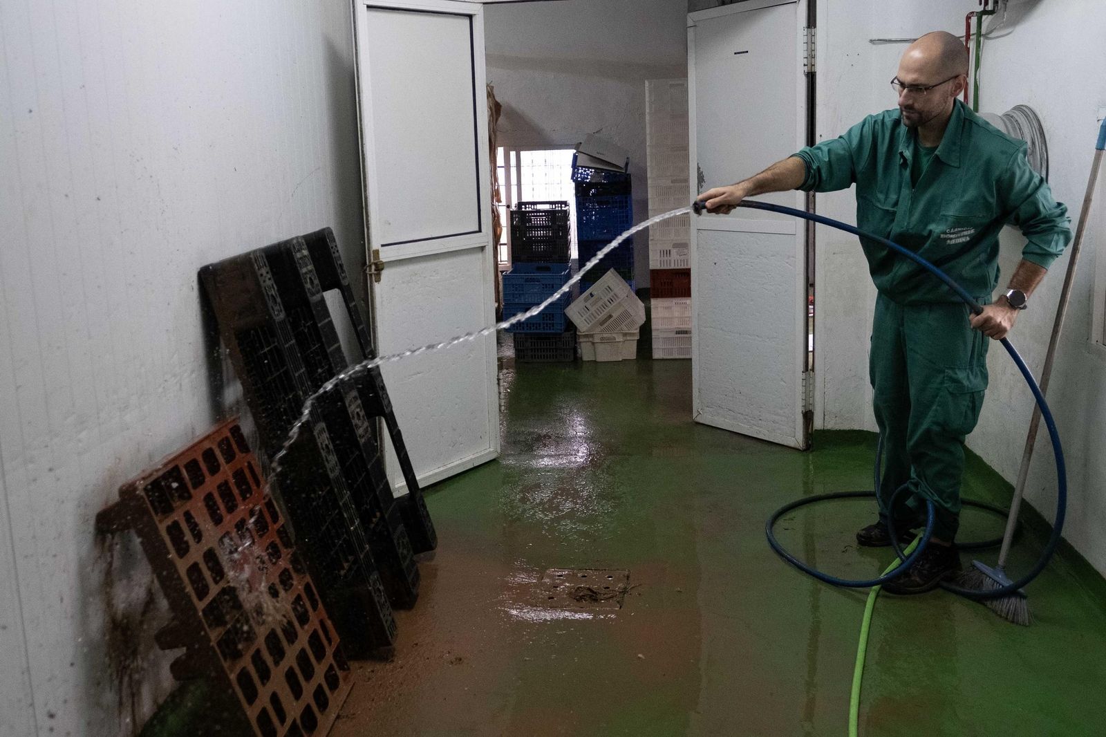 Riada de lodo y piedras en Jimera de Líbar, en fotos