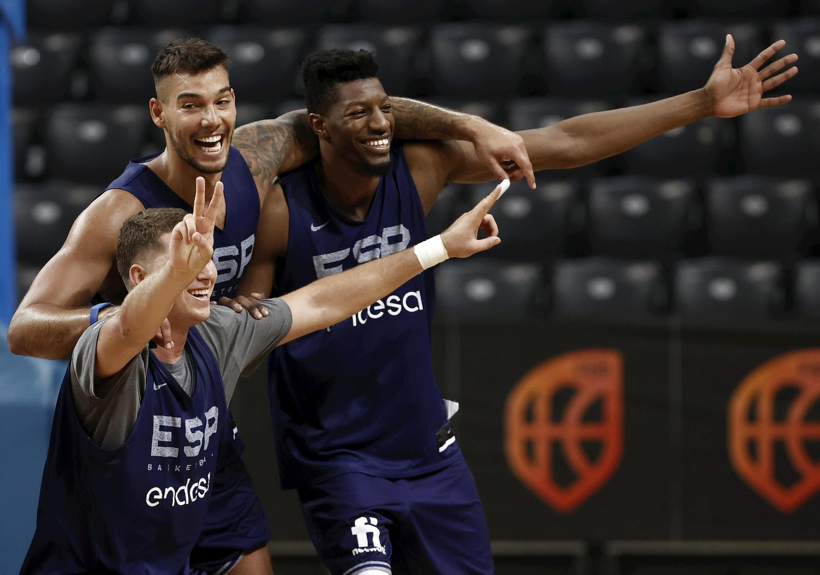 Yankuba Sima, con Willy Hernangómez en la selección.
