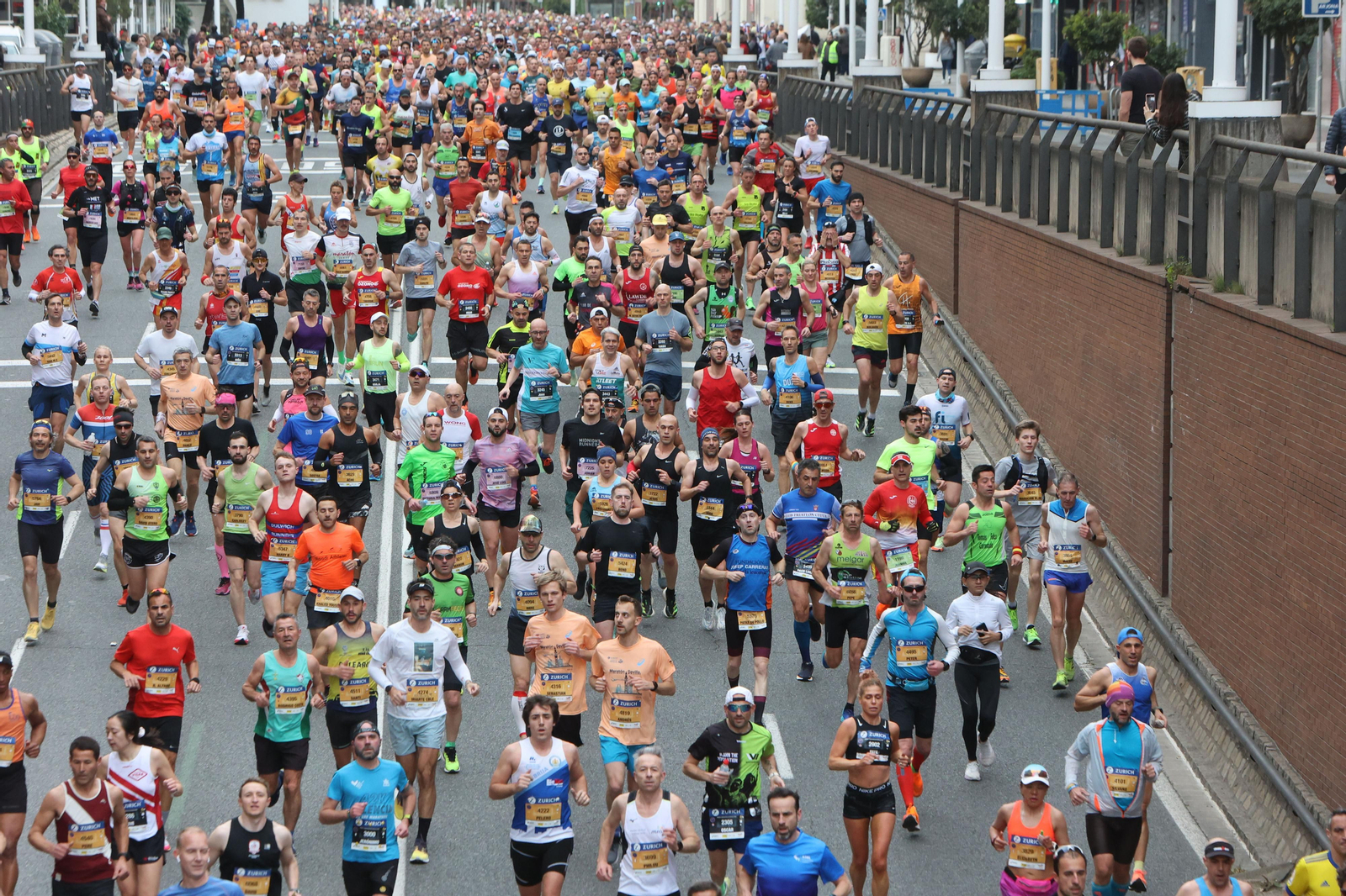 Búscate en la maratón de Sevilla 02