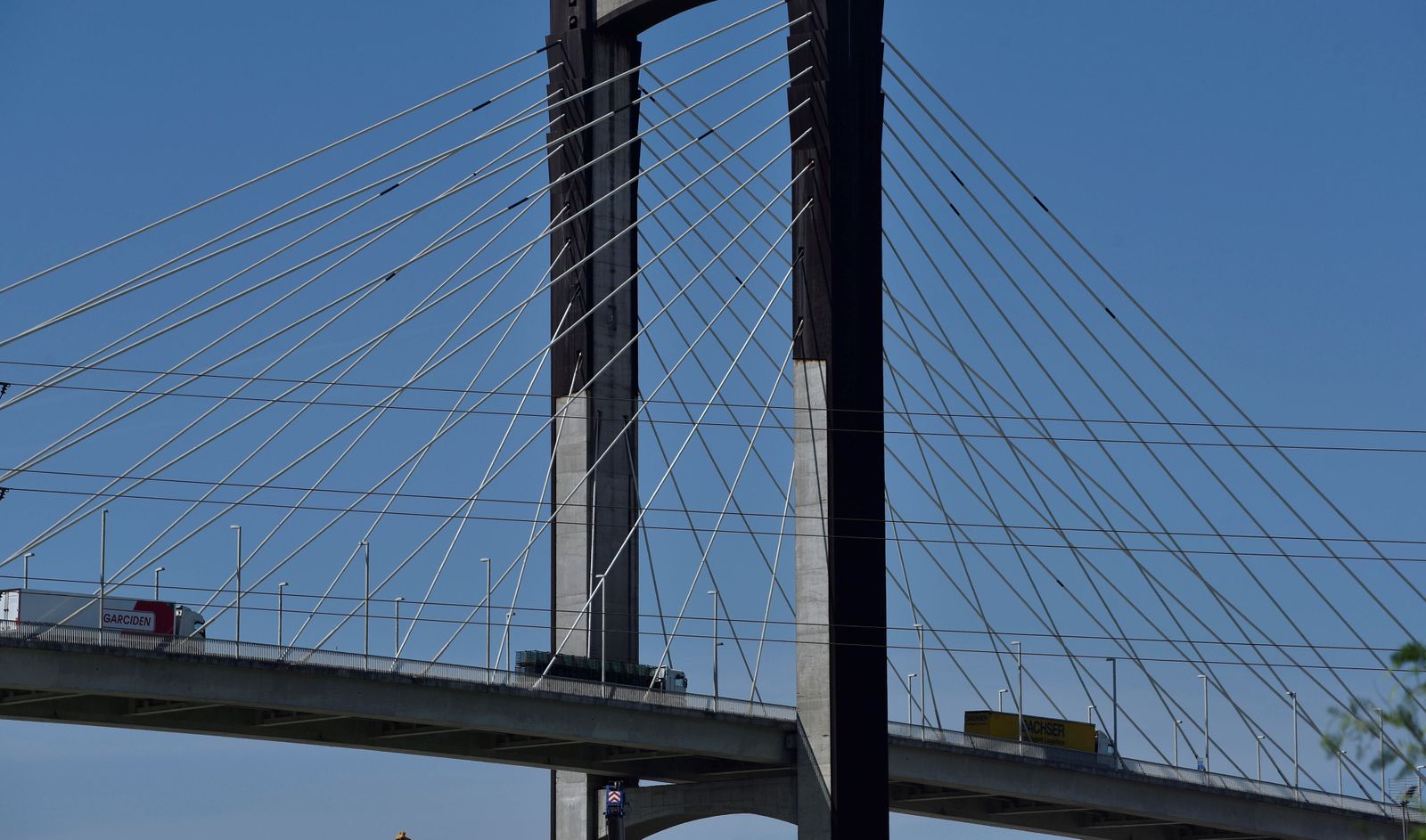 El puente del Centenario, en la SE-30, el punto con más tráfico de Sevilla capital.