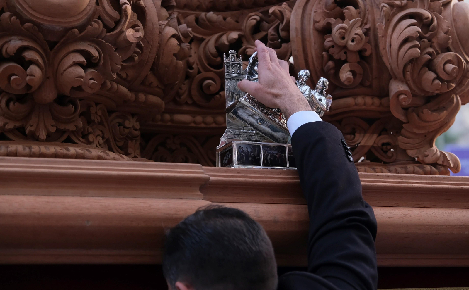 El vía crucis del Cristo de la Providencia de Córdoba, en imágenes