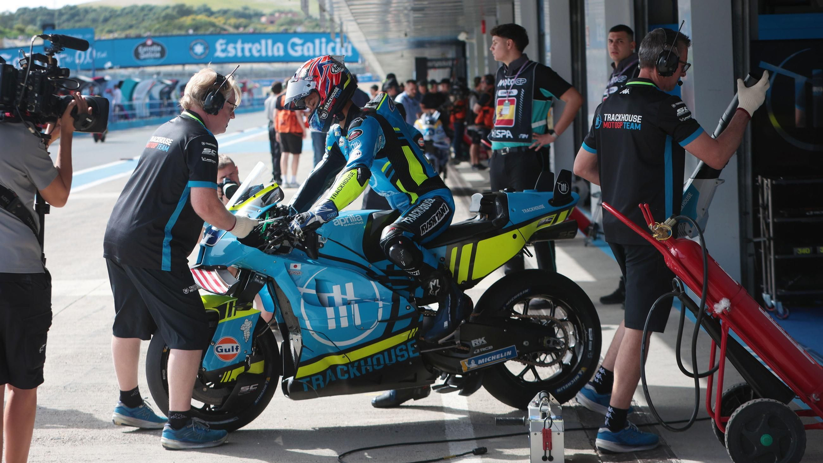 Imágenes de boxes en los entrenamientos del Viernes de MotoGP en Jerez