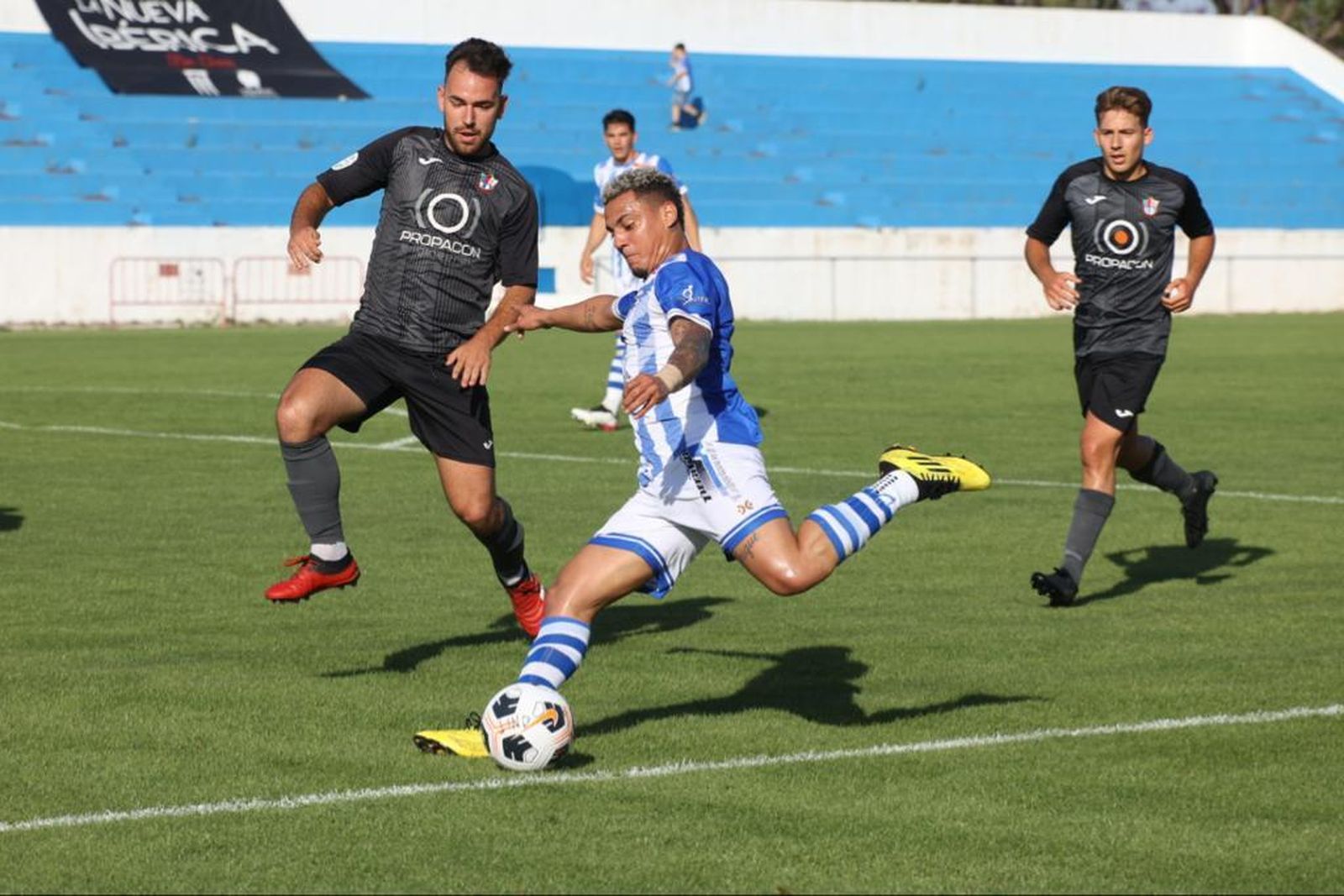 Sarmi, delantero del Jerez Industrial.