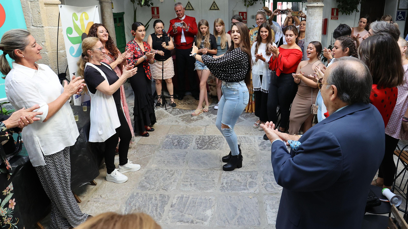 Presentación de Amistades sin fronteras, de Kriatura Jerez