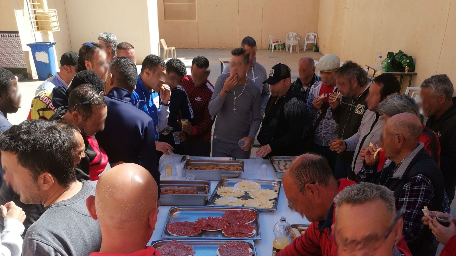 Los internos también han compartido un desayuno para celebrar la ocasión.