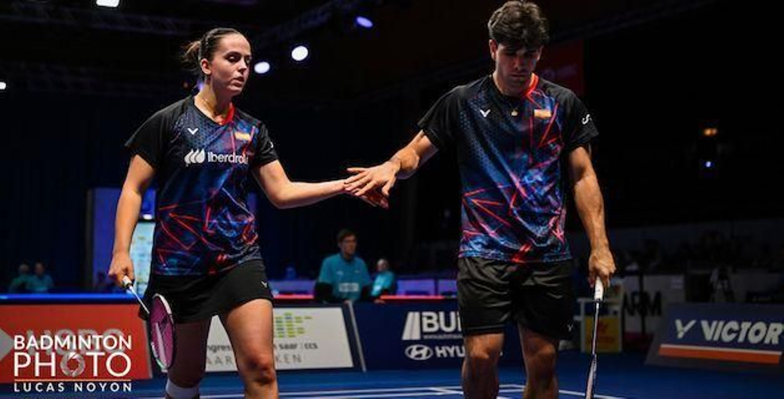 Rubén García y Lucía Rodríguez se animan durante uno de los partidos del torneo.