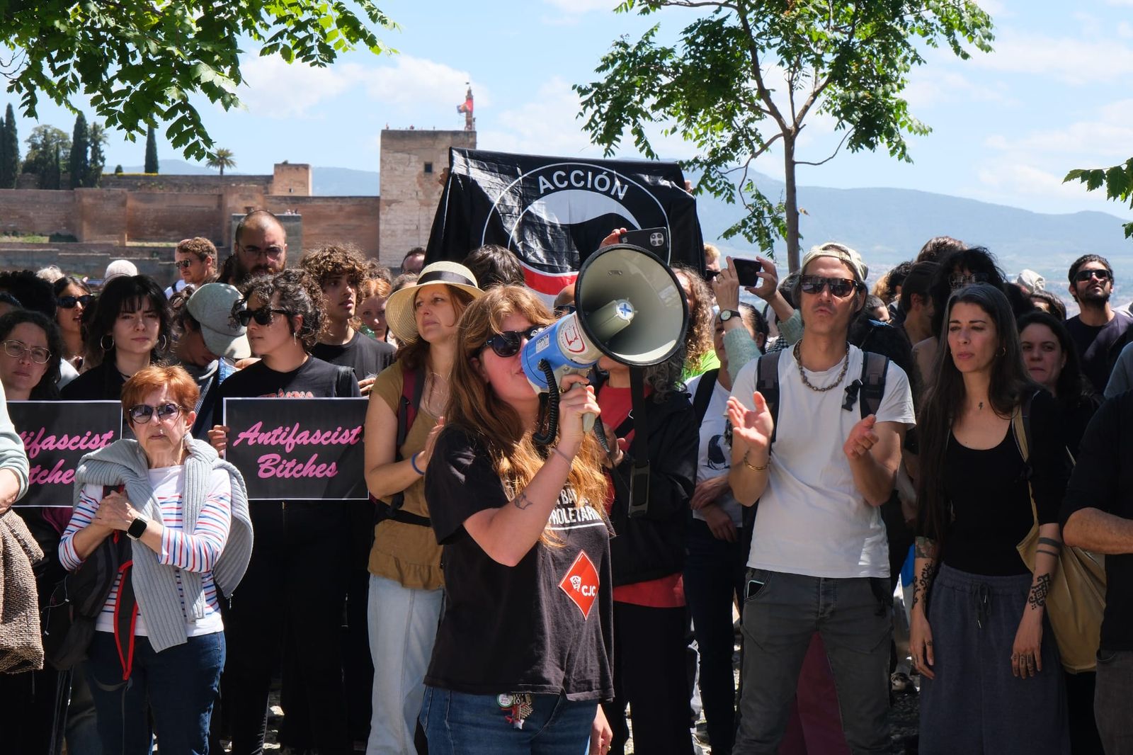 Indignación en Granada: las imágenes de la protesta tras la paliza ...