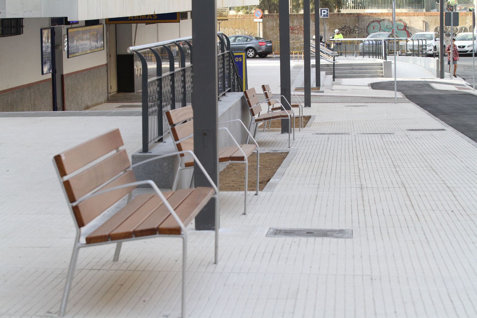 Reapertura de la Avenida de Cádiz al tráfico.