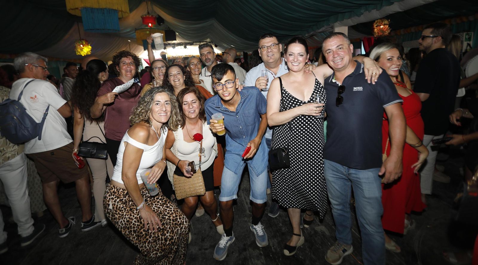 Búscate en las fotos del Día de la Mujer en la Feria de Tarifa