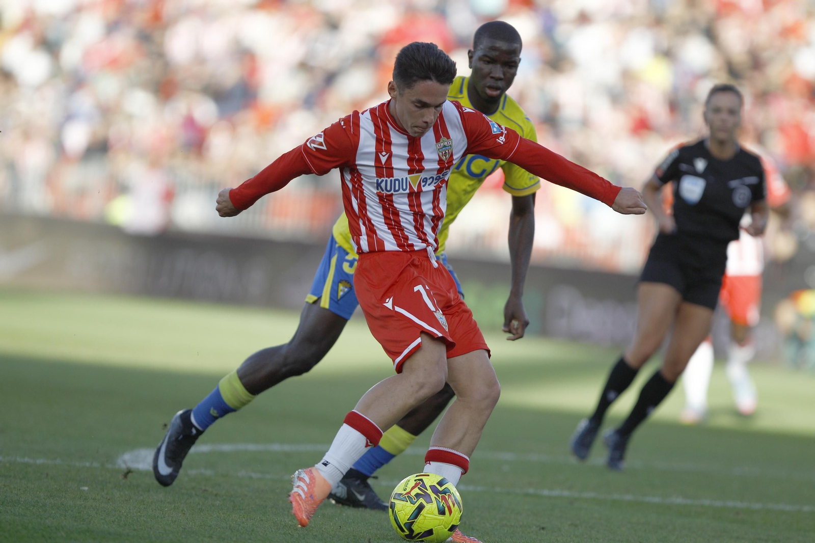 El partido U.D. Almería-Cádiz C.F. en imágenes