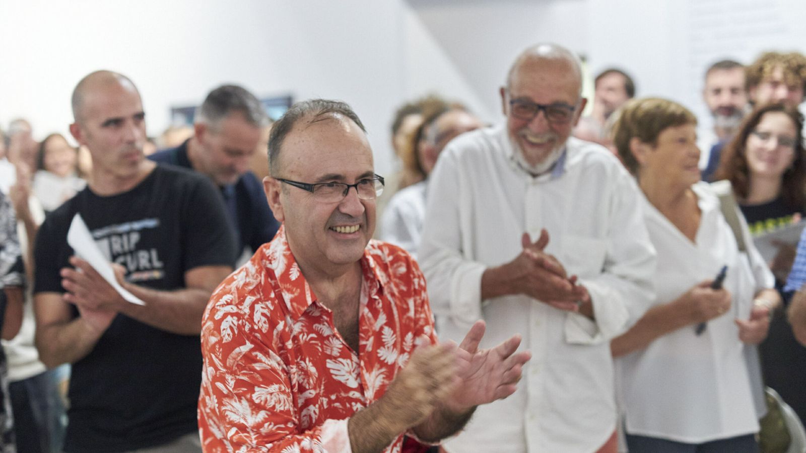 El autor de la muestra, Valeriano López, en la inauguración de la misma.