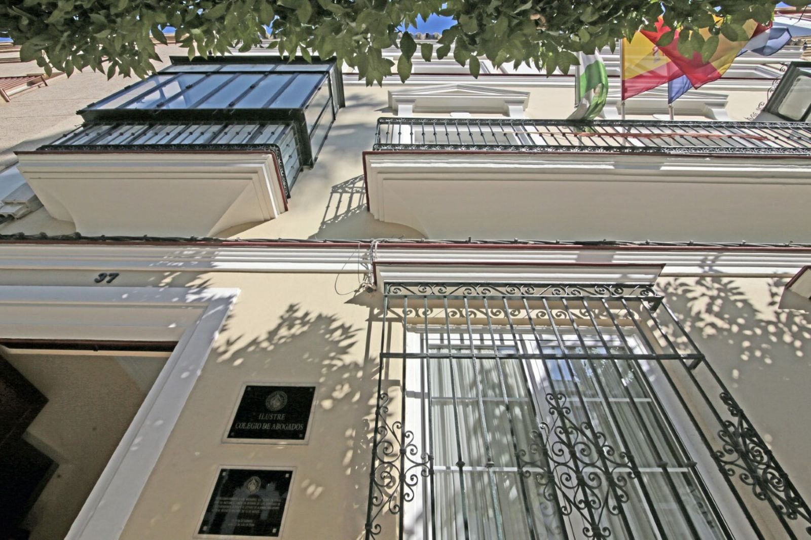 Fachada del Colegio de Abogados de Jerez.