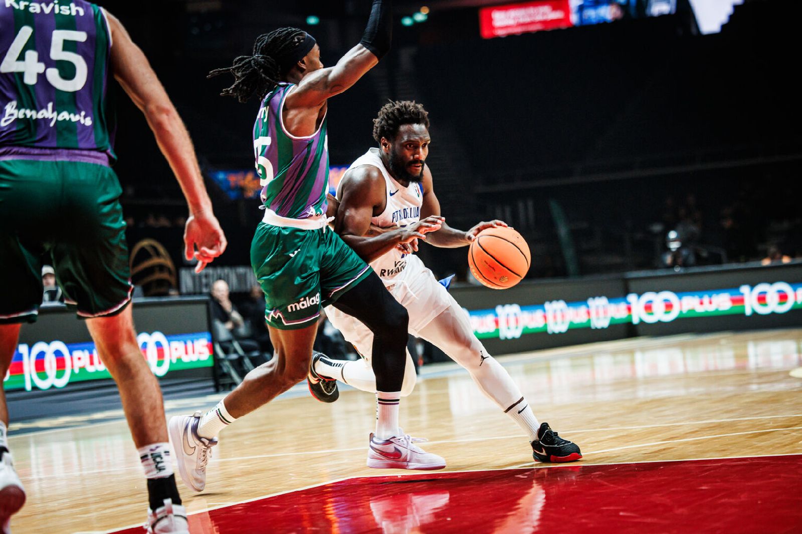 Las fotos del Preto Luanda - Unicaja de la Copa Intercontinental de baloncesto