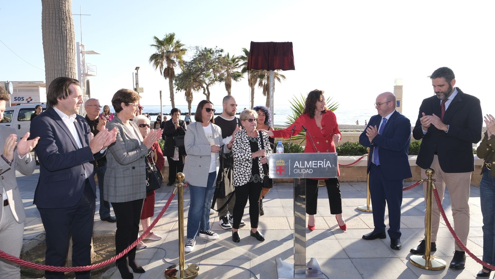 Imágenes de la Inauguración de la Plaza Diego García Molina, hostelero que fue Presidente de ASHAL