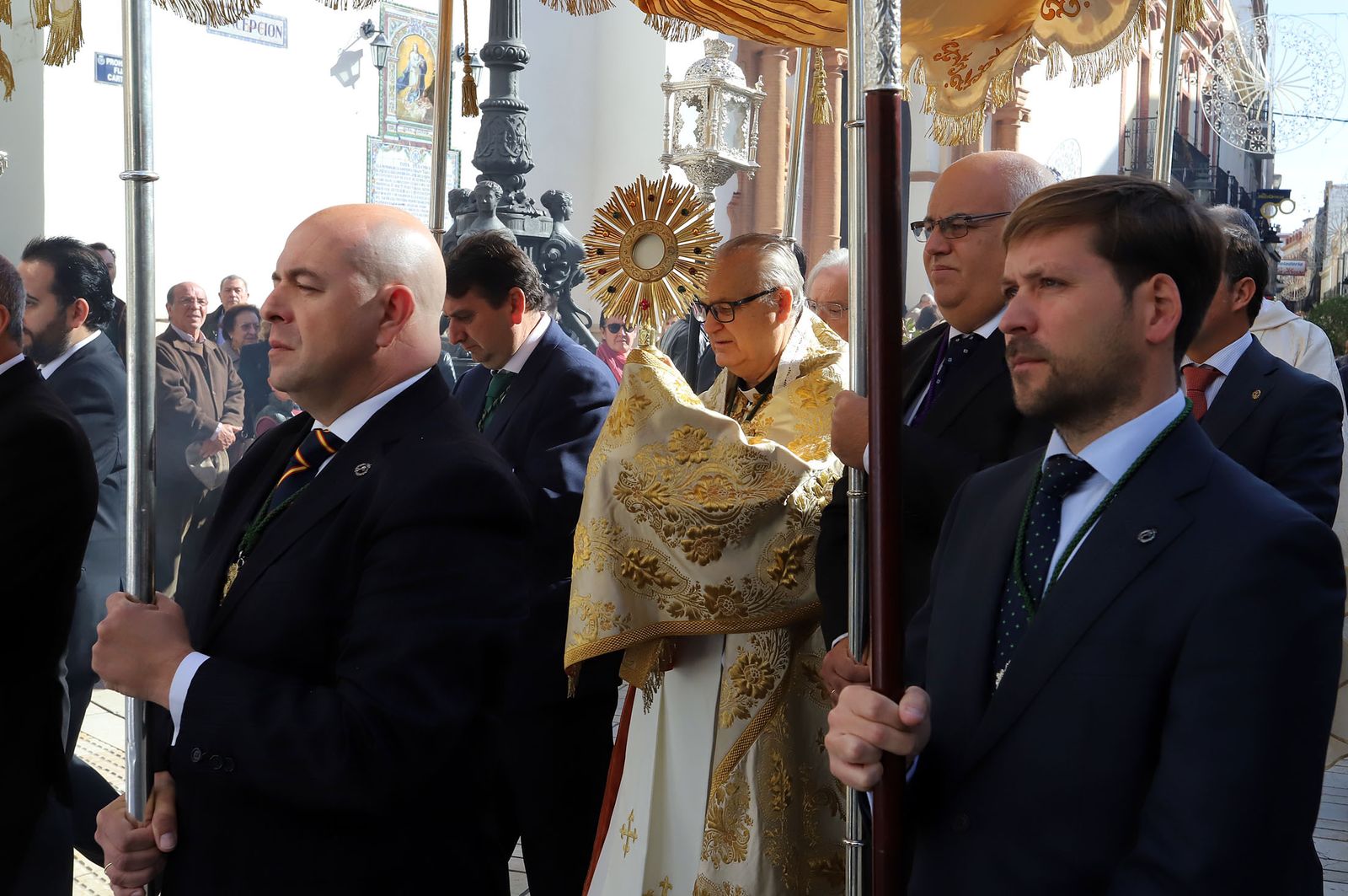 Imágenes de la procesión del Sacramento desde la Concepción