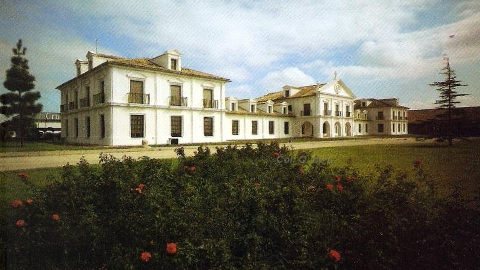 Las que fueron bodegas Croft en Jerez, en la carretera de circunvalación.
