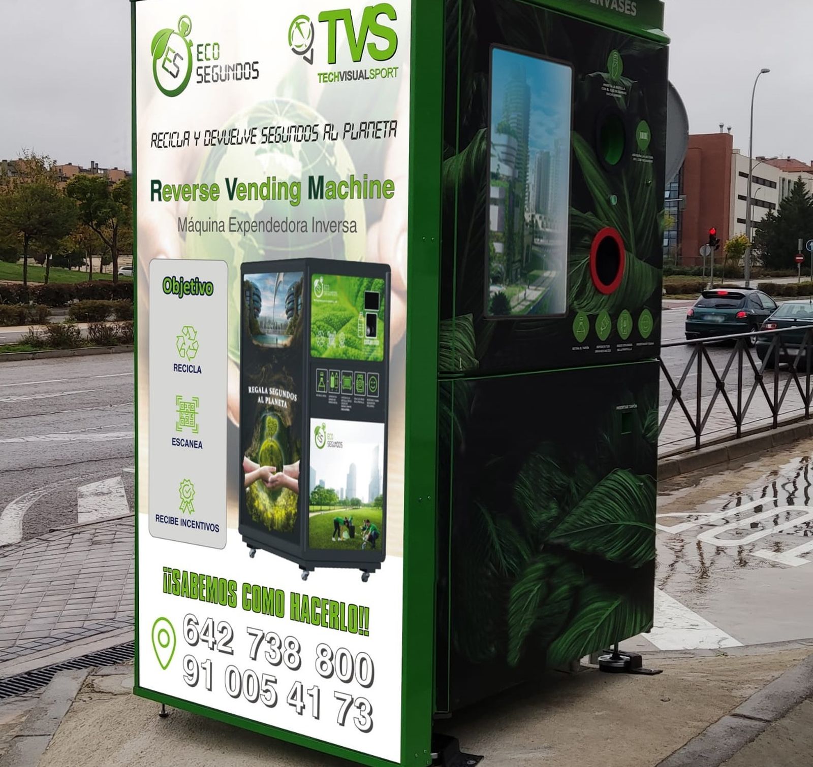 Imagen de uno de los contenedores de La Zubia en los que ganar puntos reciclando