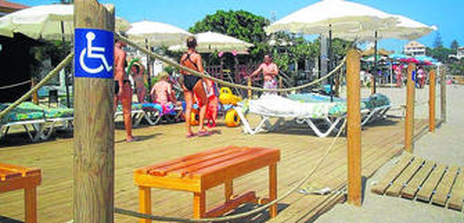 Alumnos del IES Victoria Kent protestan por la falta de bedel