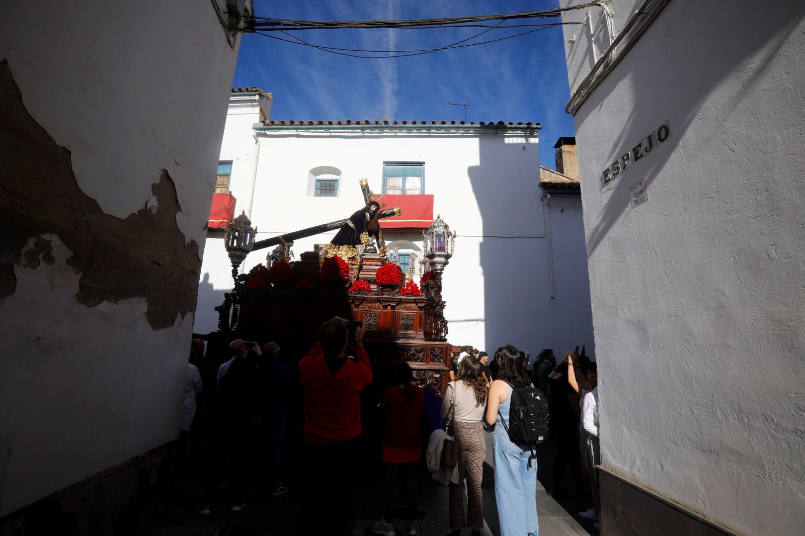 Jueves Santo en Córdoba: la procesión del Caído, en imágenes