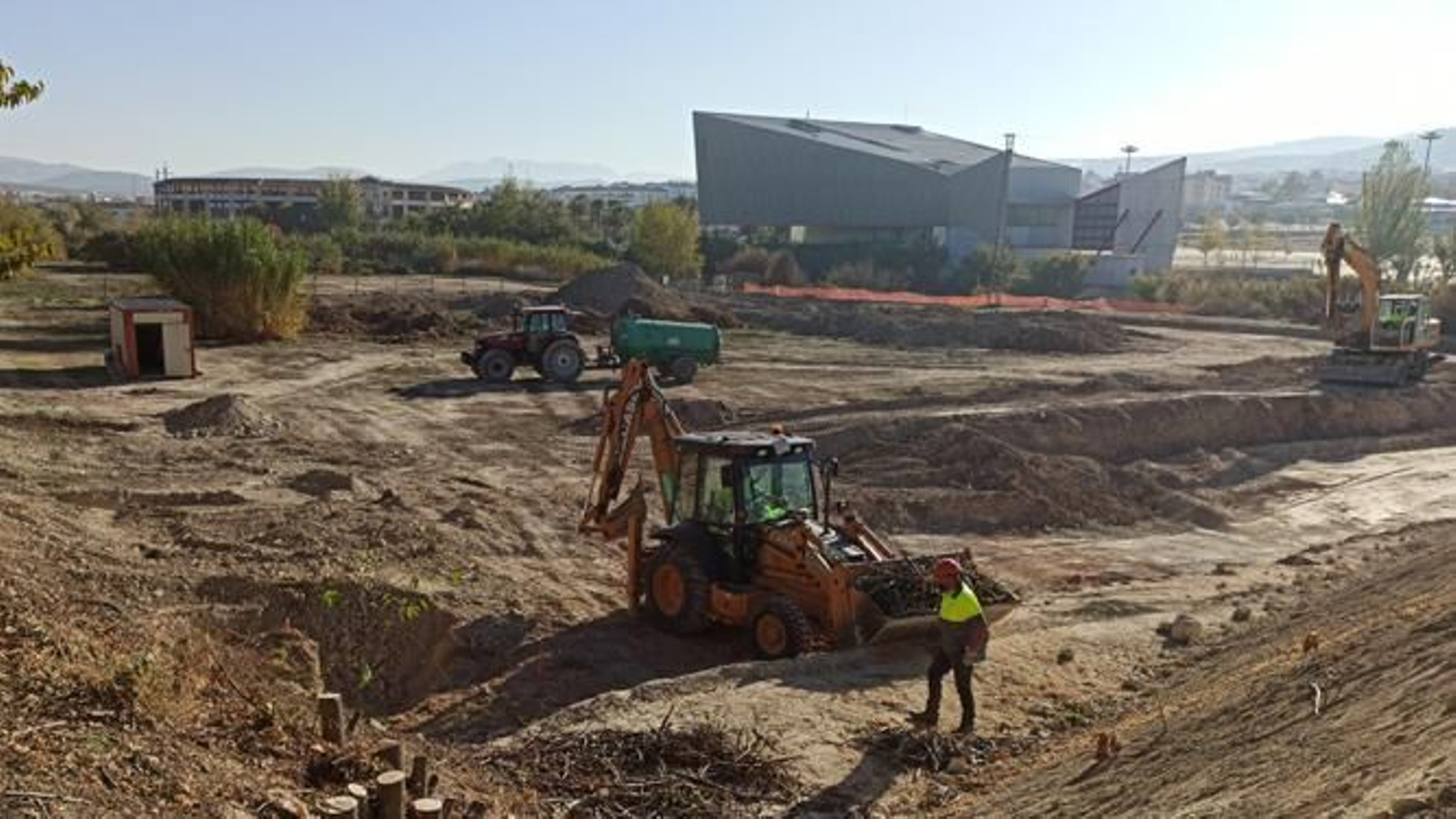 Obras en el futuro Parque Europa.