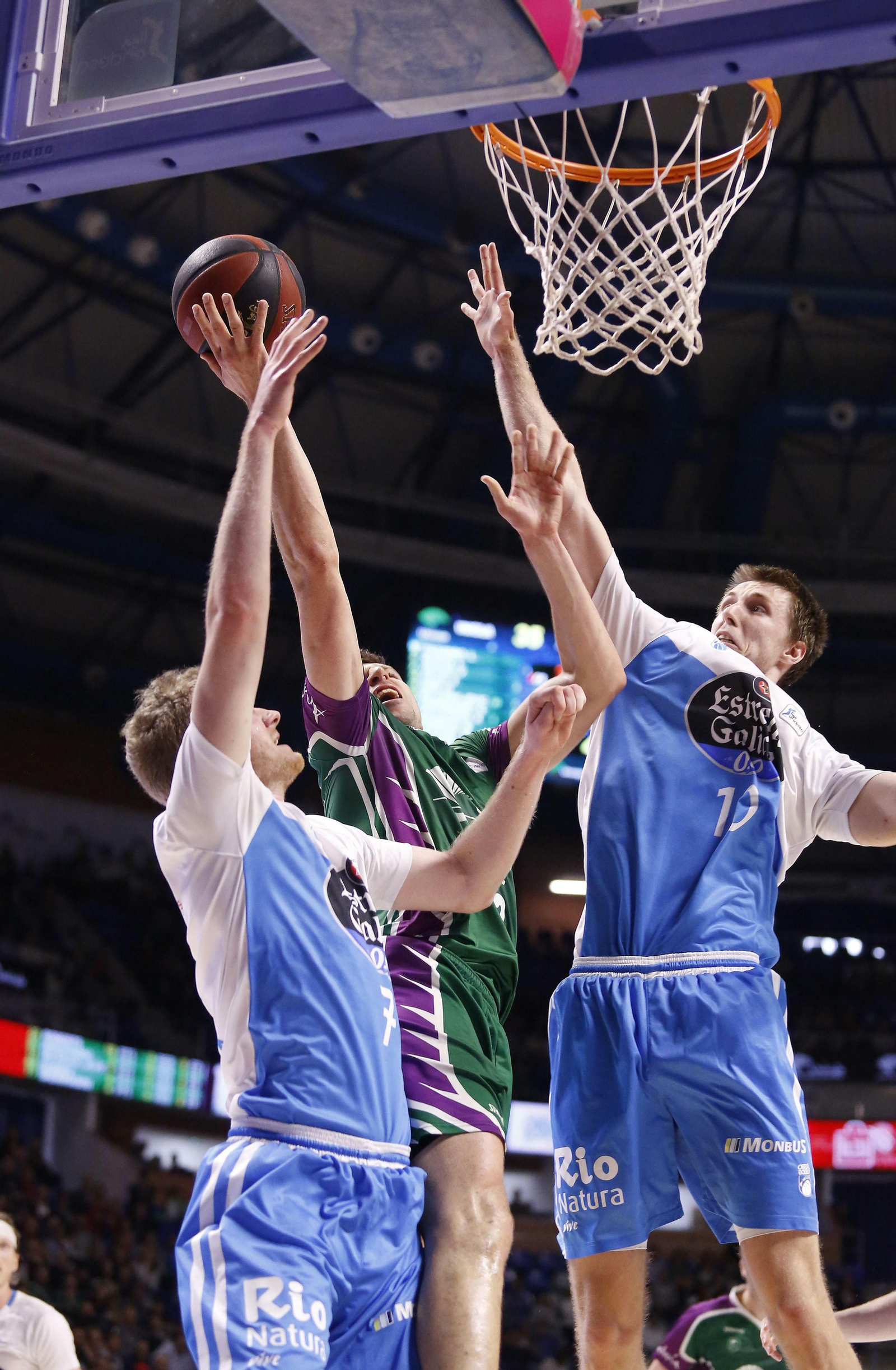 Las fotos del Unicaja Baloncesto - Monbus Obradoiro
