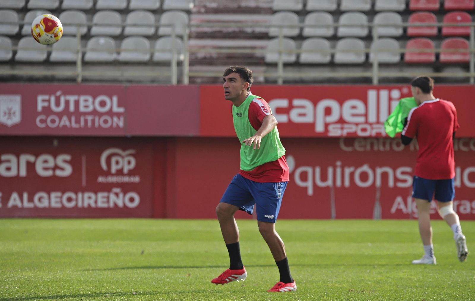 Fotos del Algeciras en su preparación para la visita al Real Murcia