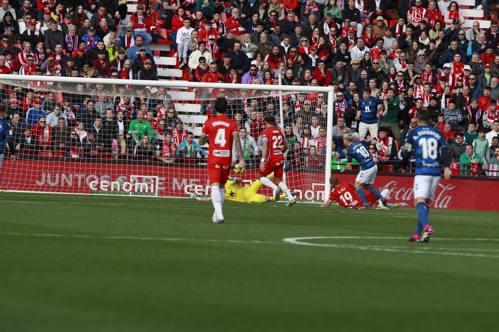 Imágenes del partido de fútbol U.D. Almería-Real Betis Balompié