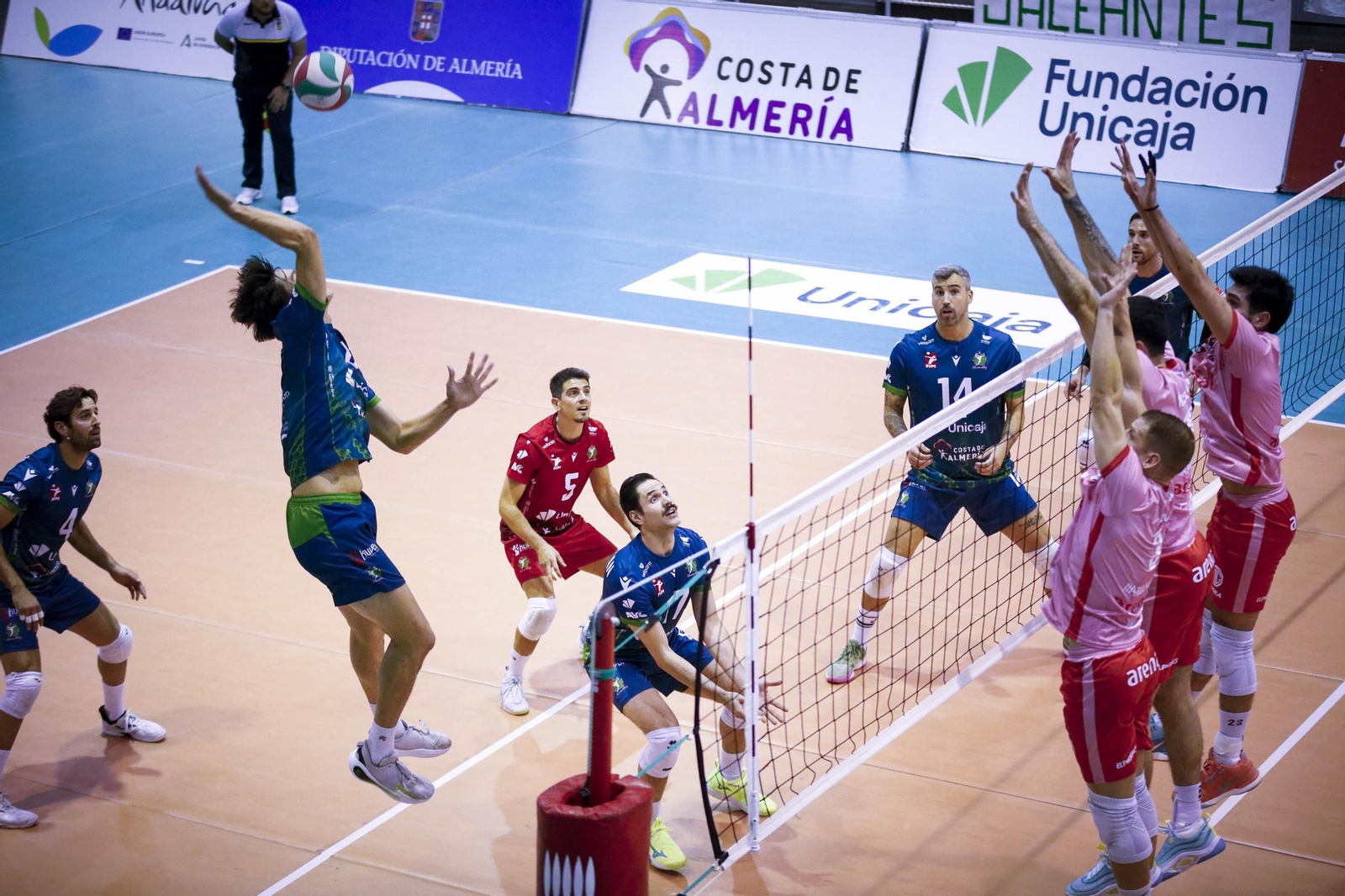 Unicaja Costa de Almería-Arenal Emeve de la Superliga, en imágenes