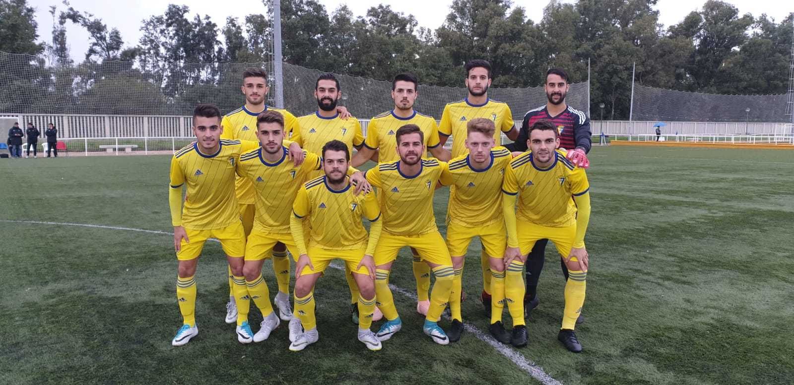 Alineación inicial del Balón en el campo de La Menacha.