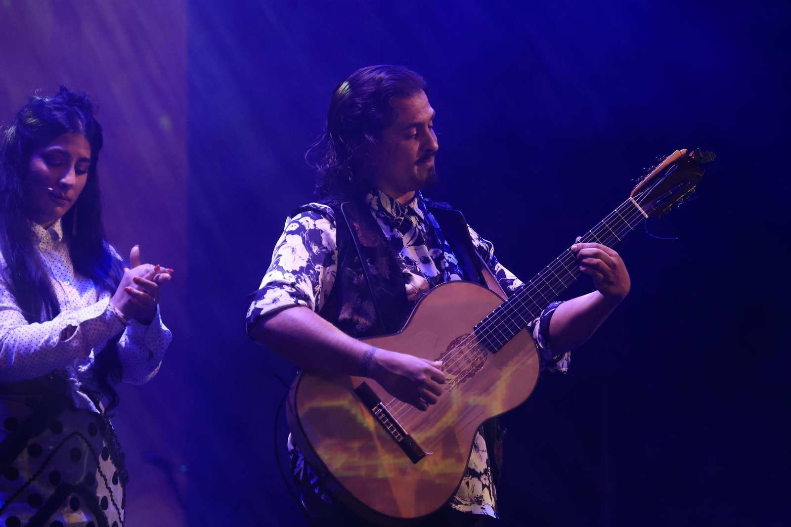 Fotos de la Navidad flamenca en San Roque con el espectáculo "Farrucos y Fernández"